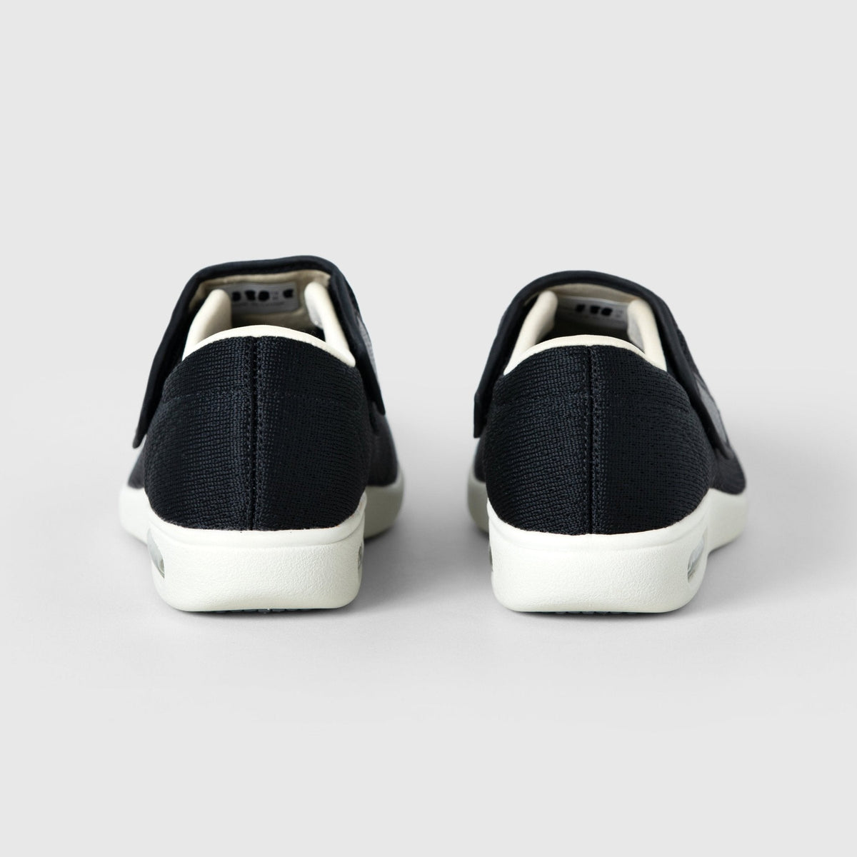 Rosalie Stretch No-Tie Wide Shoes with Adjustable Closure - Black