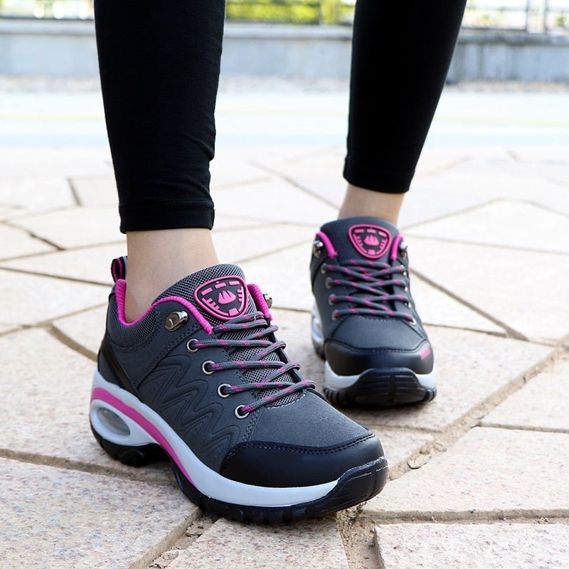 Trailhead Hiking Shoe - Black Pink