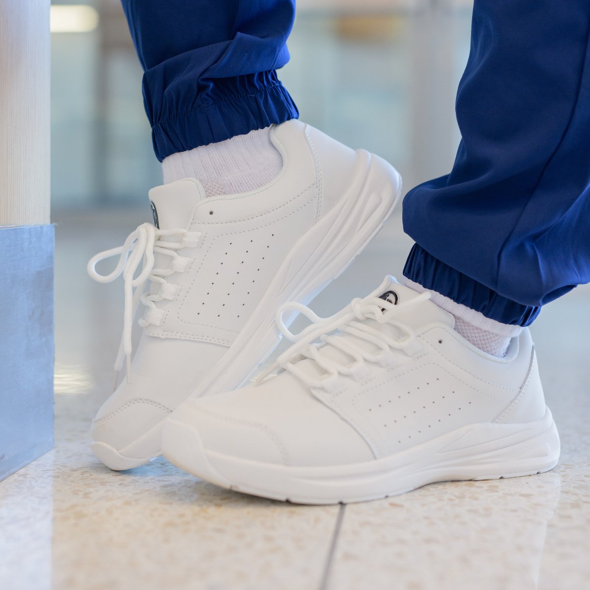 Cadence Cushion Shoes - White